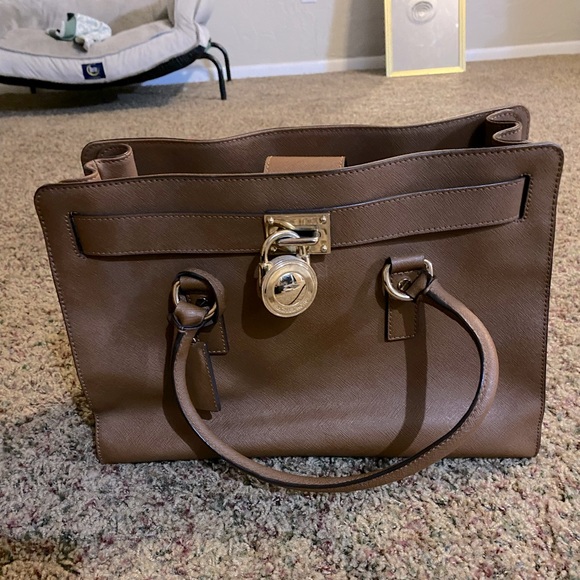 Michael Kors purse - Picture 1 of 7